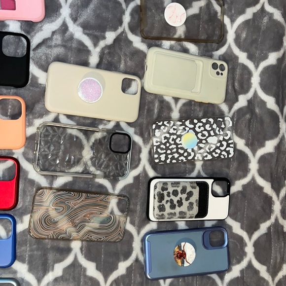 iPhone 11 case bundle - Picture 2 of 4